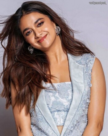 keerthi suresh 5038d8