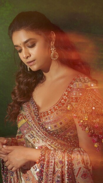 keerthi suresh b544d1