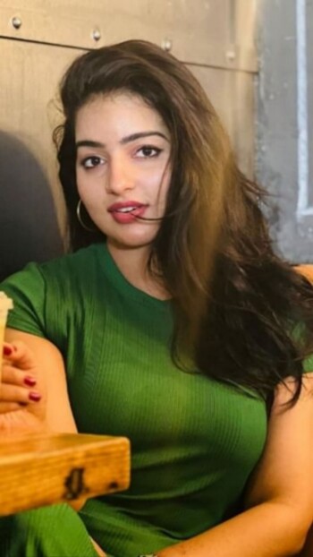 malavika menon 220bc4