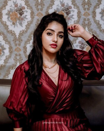 malavika menon d51d98