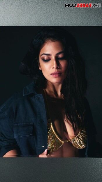 malavika mohanan 989853