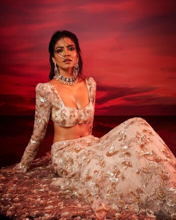 malavika mohanan dce74e