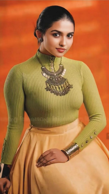 mamitha baiju 6a3836