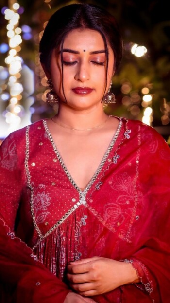 meera jasmine 7caf16