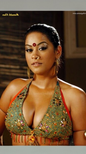 mumaith khan b7cf3e