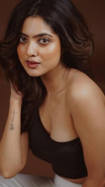 nandana varma 7c5dd8