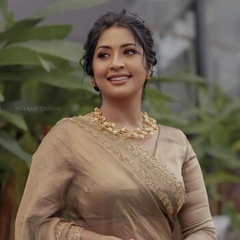 navya nair f56919