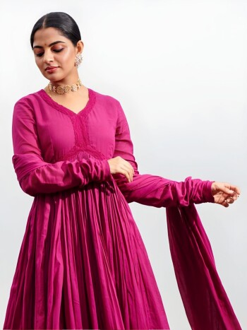 nikhila vimal 00b2cd