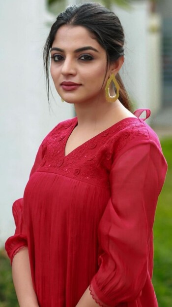nikhila vimal 408d3b