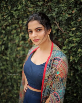 nikhila vimal 829e64