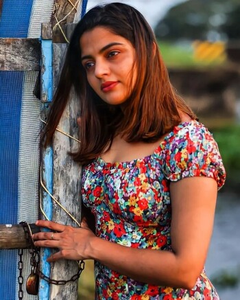 nikhila vimal b5e8f7