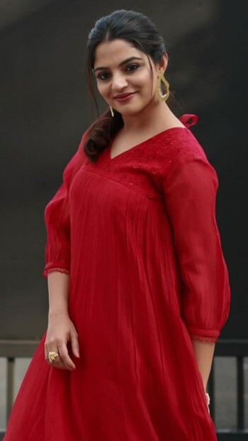 nikhila vimal e1d7d5