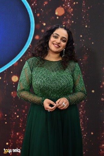 nithya menon 67a058