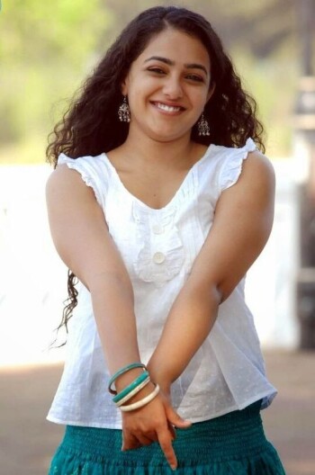 nitya menen b121c7