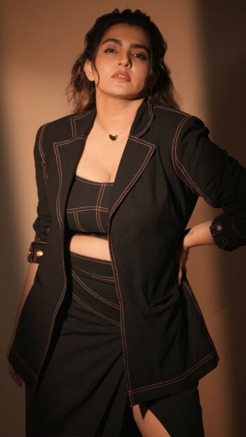 parvathy thiruvothu 9f8d2f