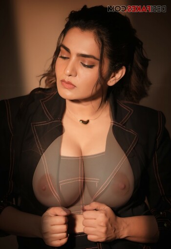 parvathy thiruvothu f4ee88
