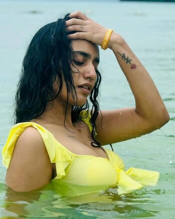 priya varrier 16fb34
