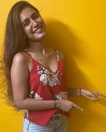 priya varrier 34dc63
