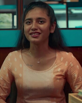 priya varrier 5d0dd5