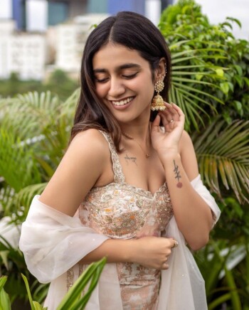 priya varrier 92c7bc