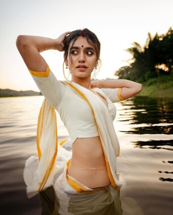 priya varrier c53174
