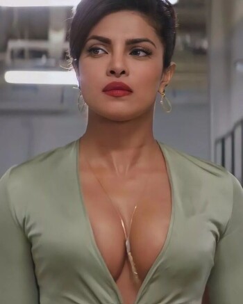 priyanka chopra 570d2e