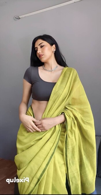 raveena_kapatia_c0d0ed.jpg