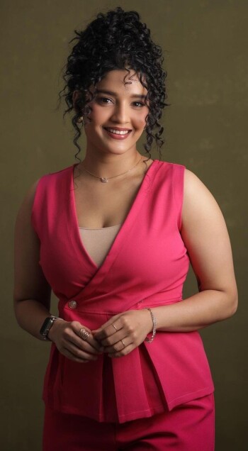 ritika singh 401f33