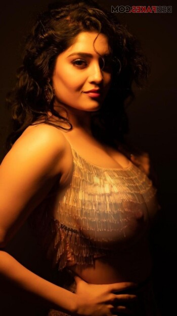ritika singh 6c6c54