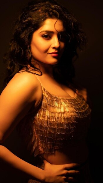 ritika singh 85cea1