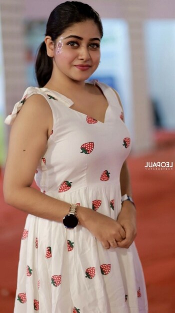 saniya iyyapan 9f86c4
