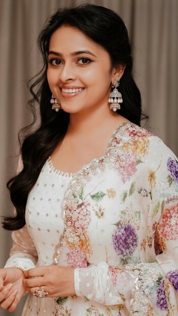 sri divya be5a0b