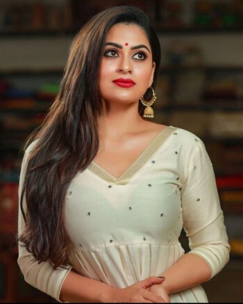 sruthi lakshmi 1dfa05