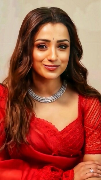 trisha krishnan 82559c