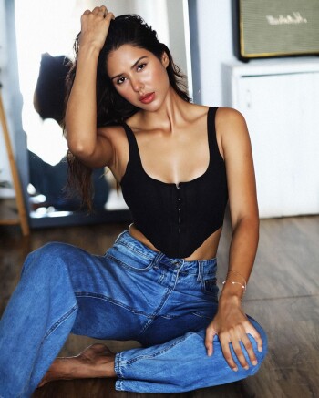 sonam bajwa undressing 860816