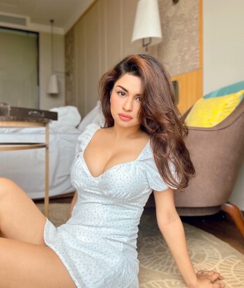 avneet kaur 223f69