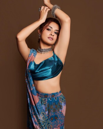 avneet kaur dea17f