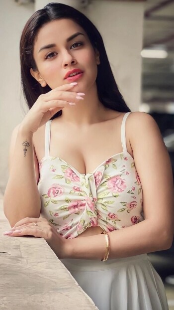 avneet kaur f561b0