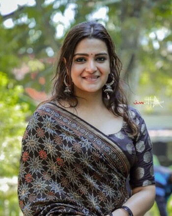 divya pillai f80524