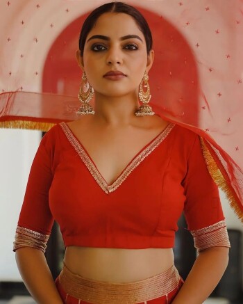 nikhila vimal 462d73