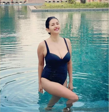 deepti bhatnagar c9e494