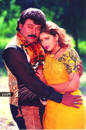 nagma lip locking 371896