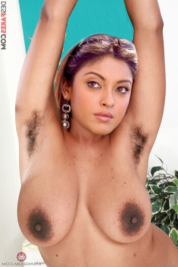 tanushree dutta showing 3c7af4