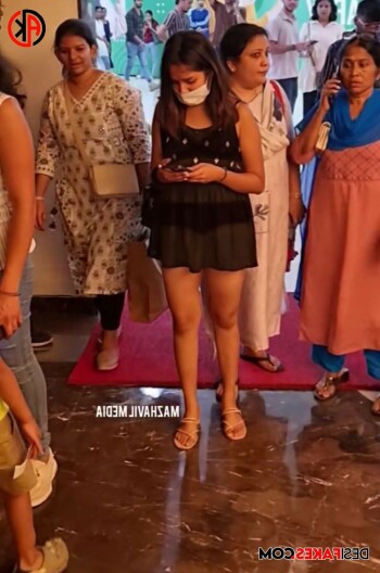 anikha surendran e0eb86