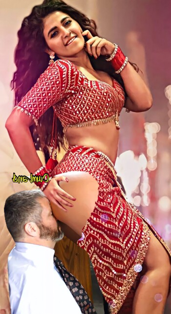 anjali_ass_sniffed_4a2a3f.jpg