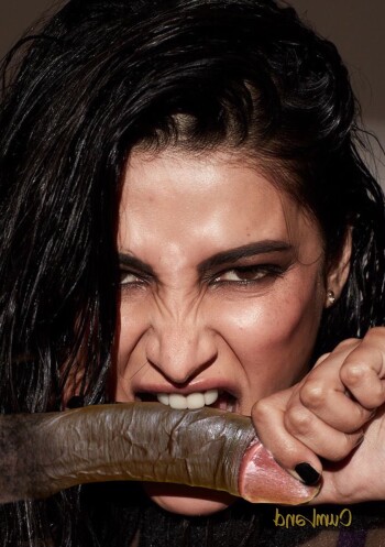 dick_hungry_shruti_5d0b6e.jpg
